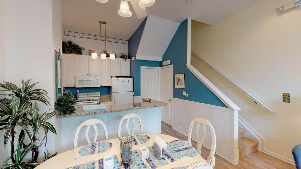 Open Kitchen/Dining Area