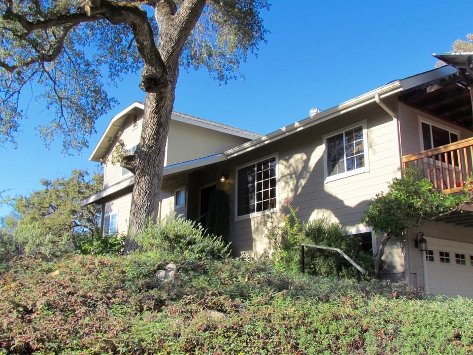 Front door to Cozy Oaks