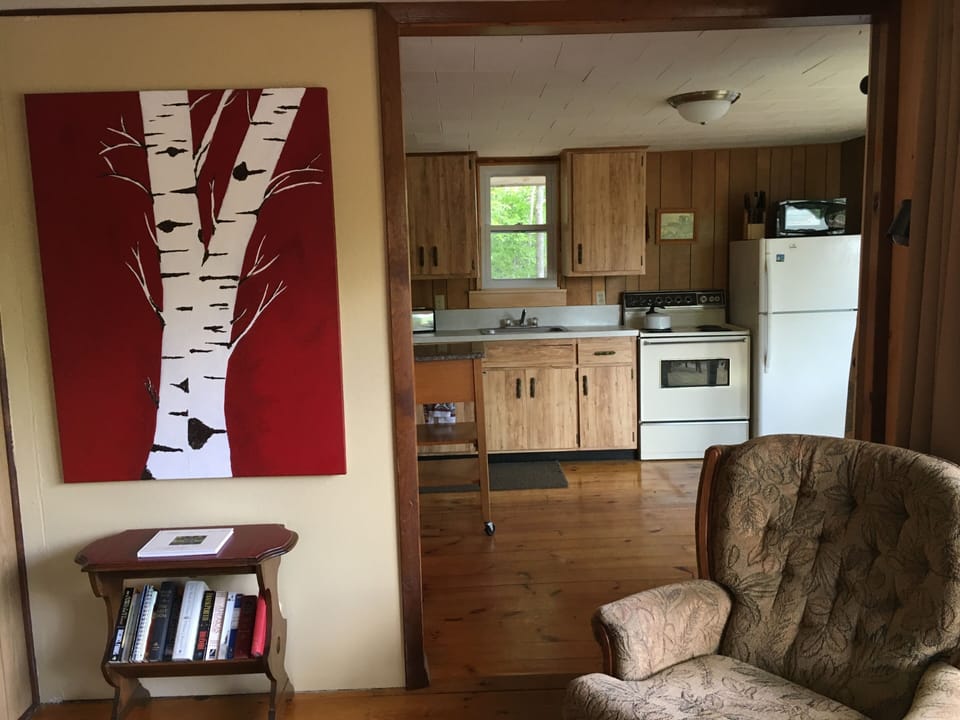 Livingroom to kitchen.