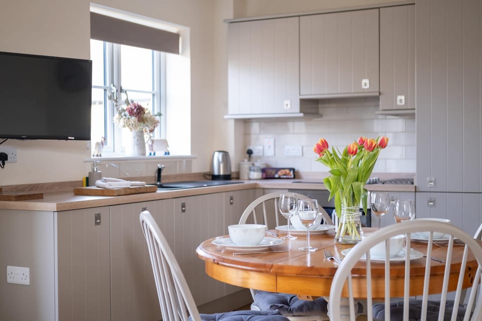Kitchen dining area
