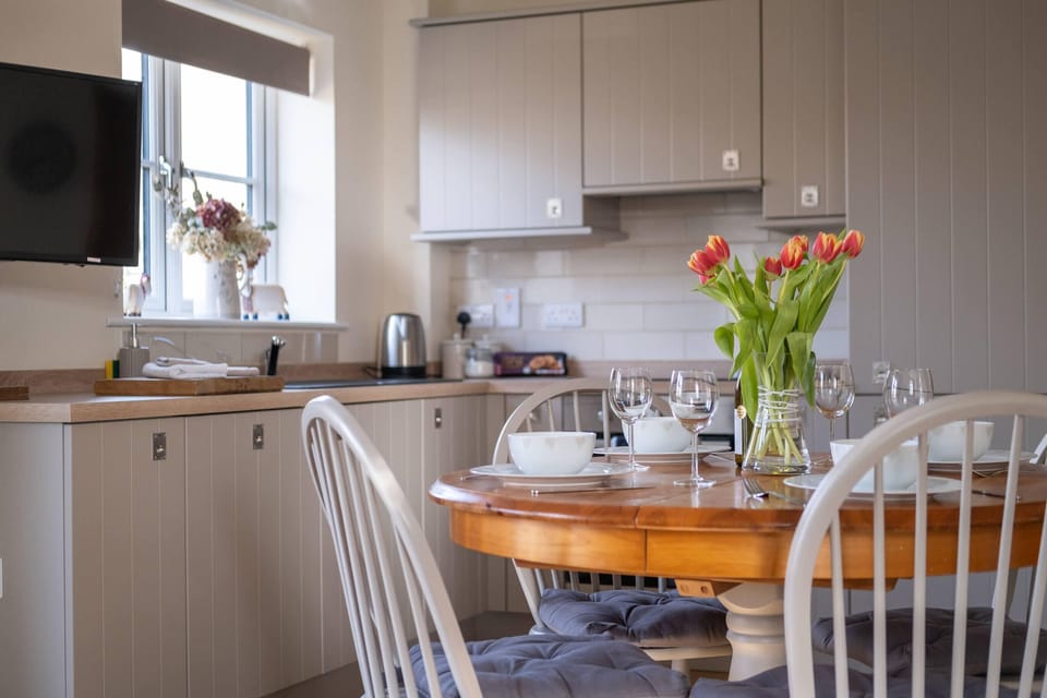 Kitchen dining area