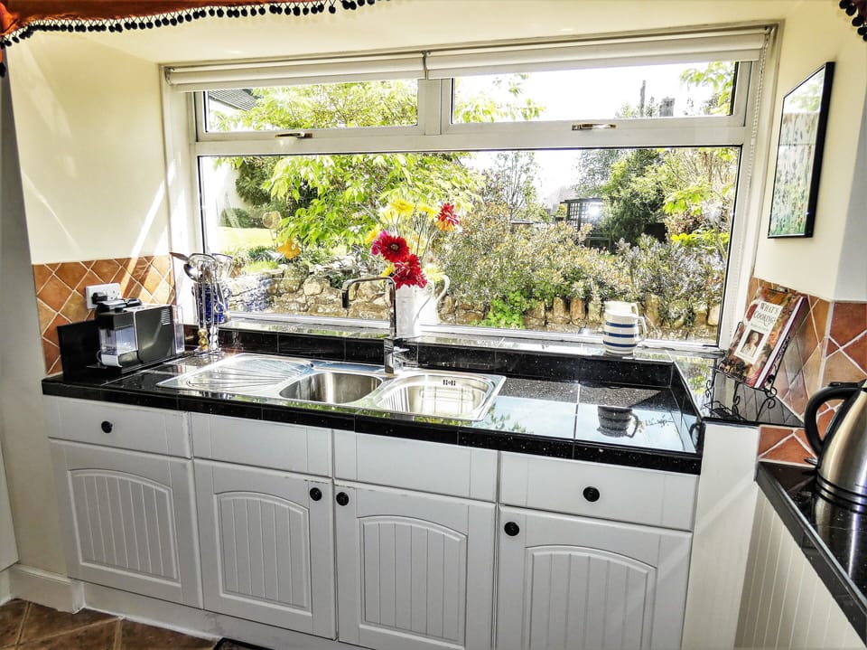Kitchen with view of the garden