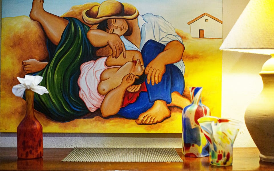 GUEST ROOM WITH ORIGINAL ARTWORK 