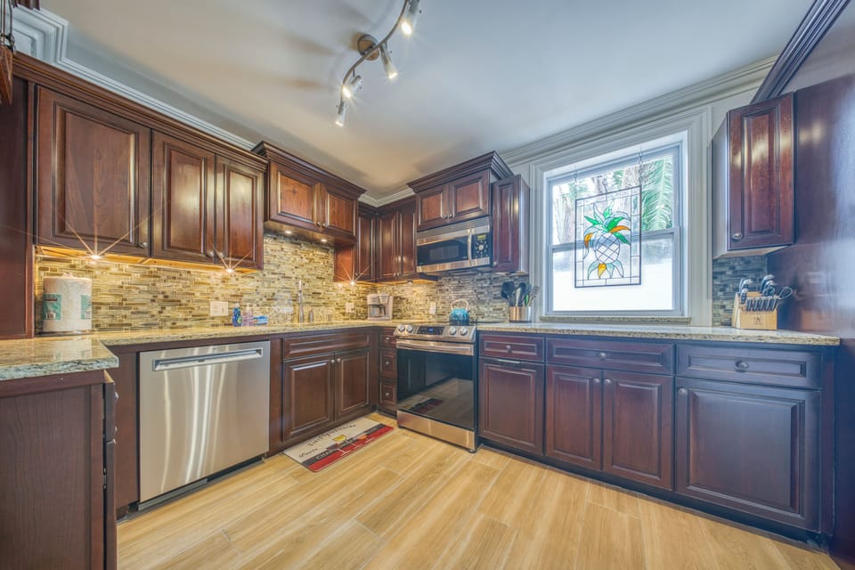 It's a joy to prepare meals in this well-outfitted kitchen.