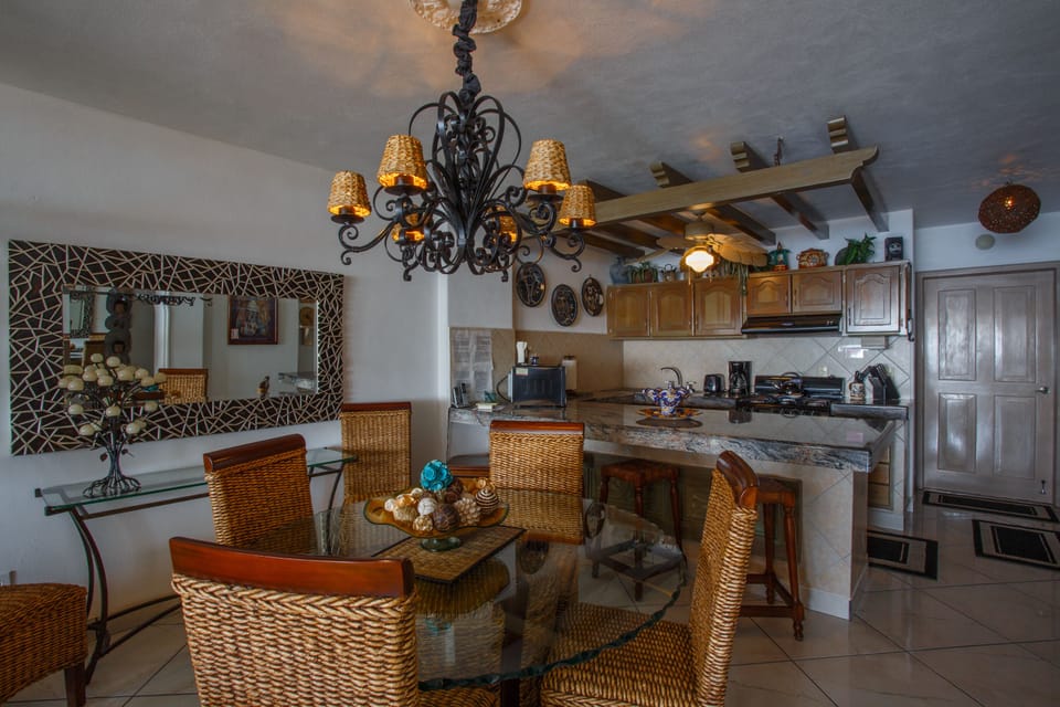 Condo - Image 7