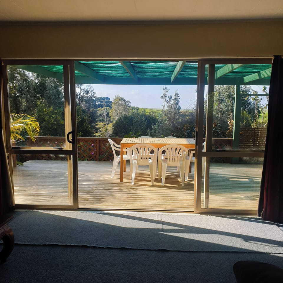 Living Room/ Deck