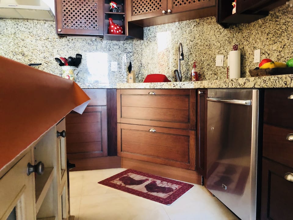 Condo - Image 17