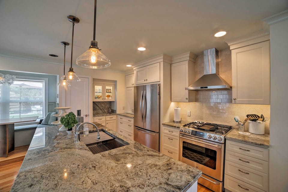 Kitchen | Toaster | 1st Floor
