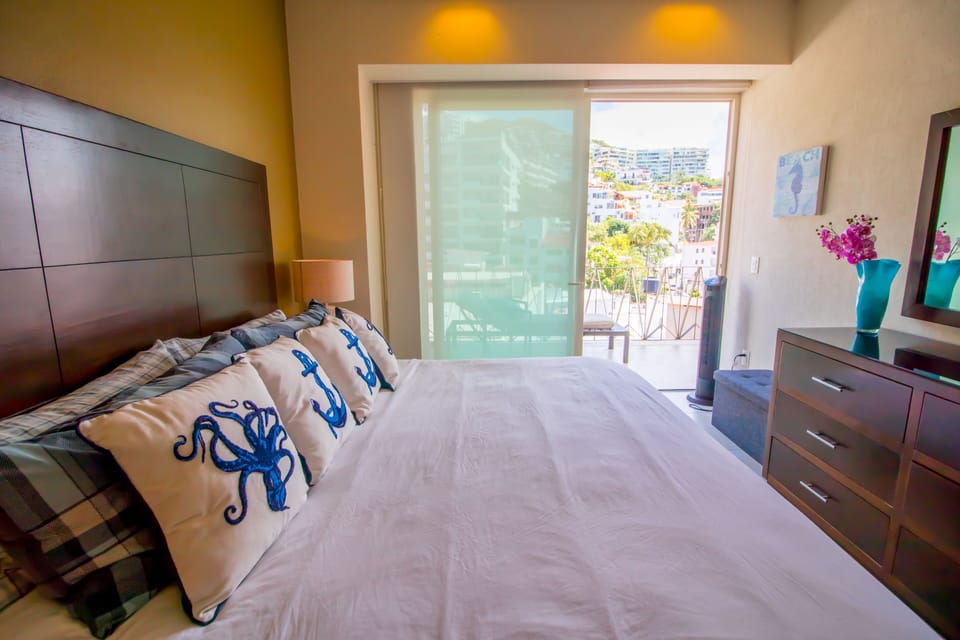 Condo - Image 11