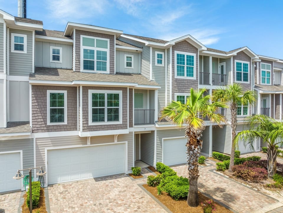 Front property view 