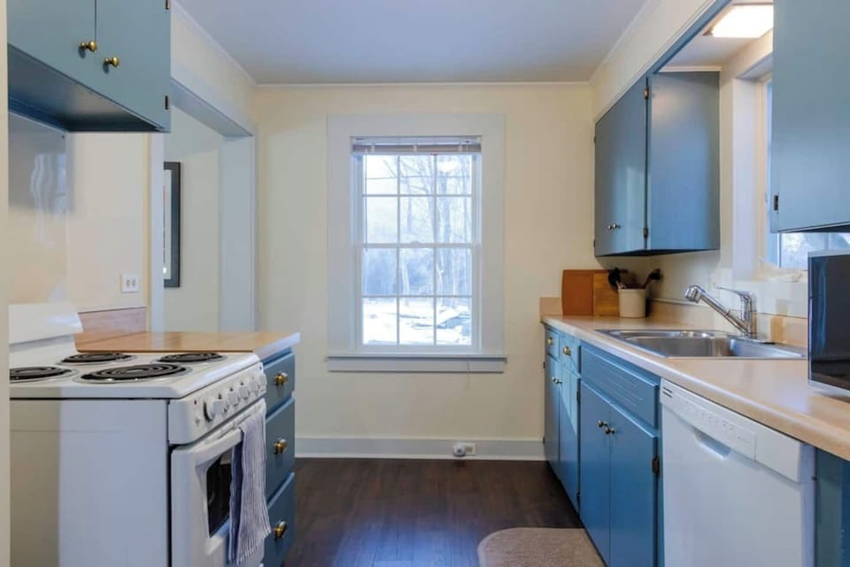 "Good for couples and families with 2 young kids." - Melissa, *****