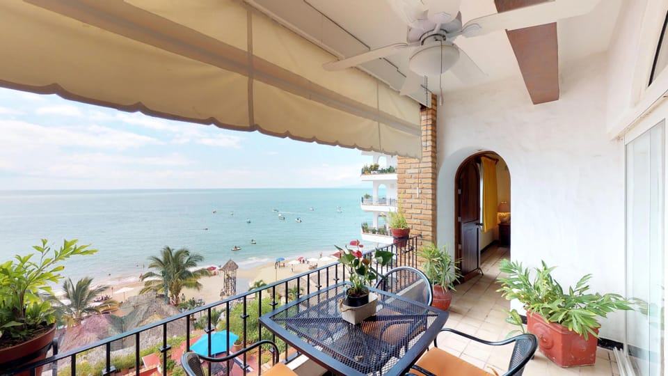 Condo - Image 1