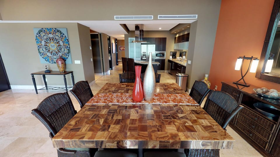 Condo - Image 11