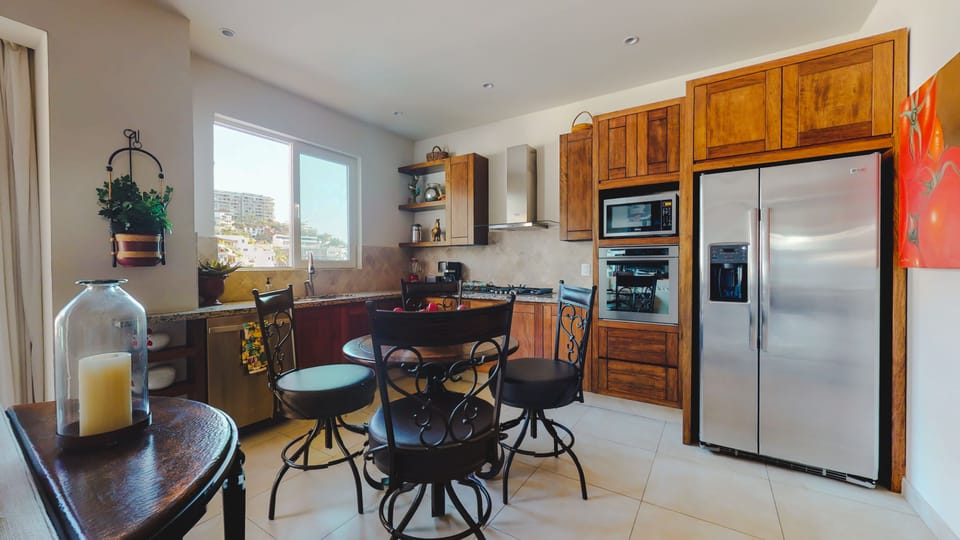 Condo - Image 11