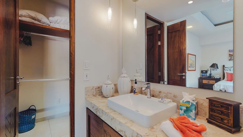 Condo - Image 18