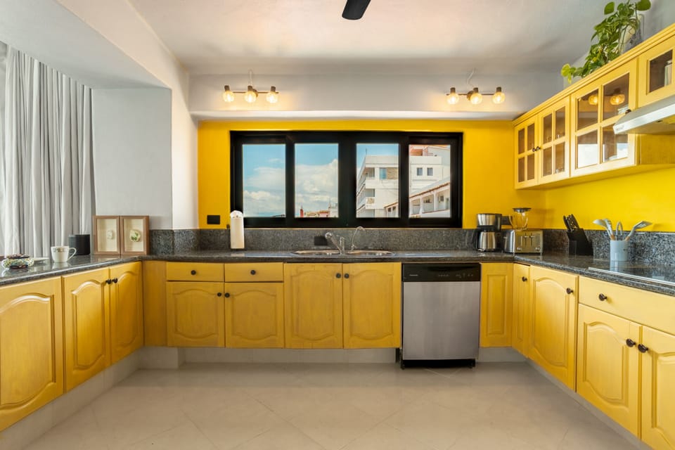 Penthouse - Image 10