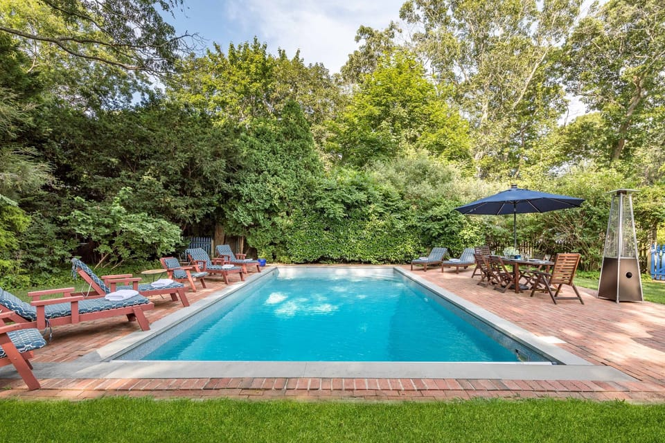 Pool and dining table (seats 6-8)
