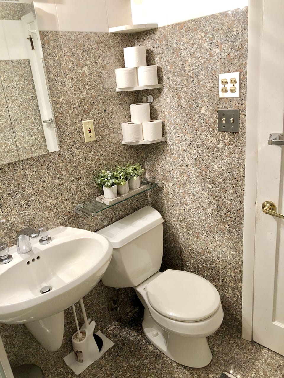 Master bathroom 