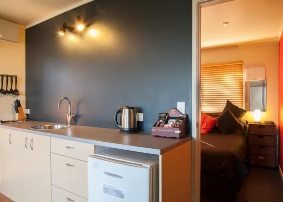 Kitchen and Bedroom 