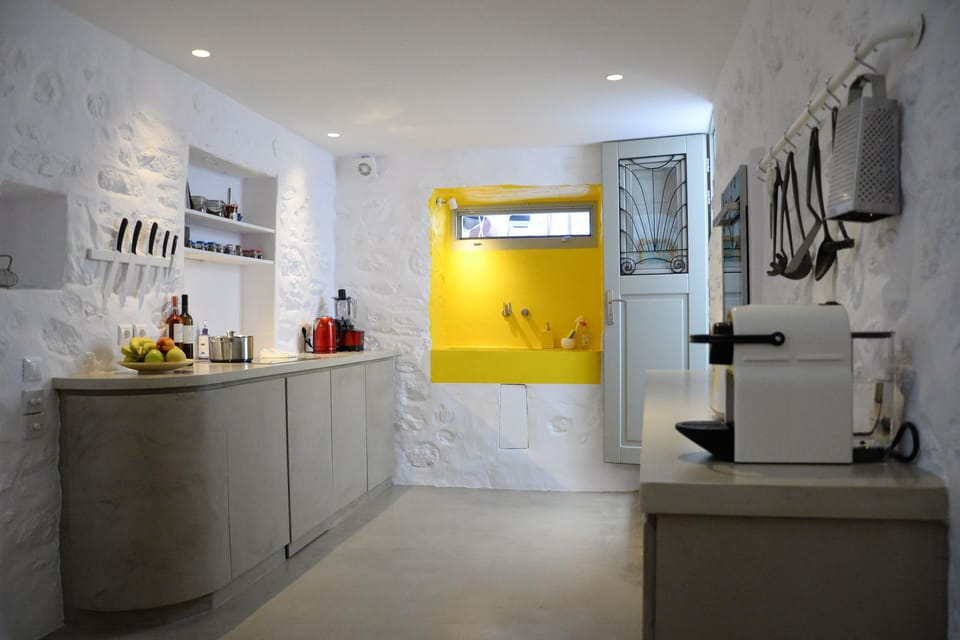 Indulge your cooking creativity in the airy, professionally-equipped kitchen