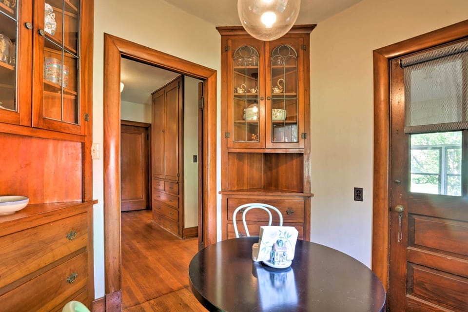 Kitchen Nook | 1st Floor