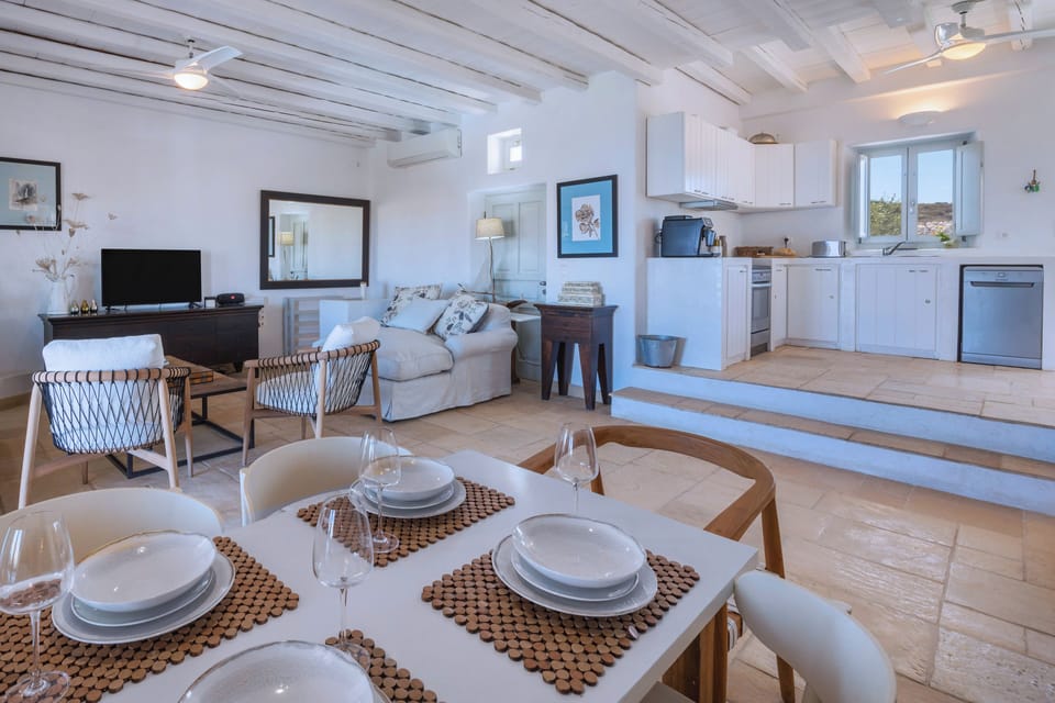Open plan living, dinning and kitchen area