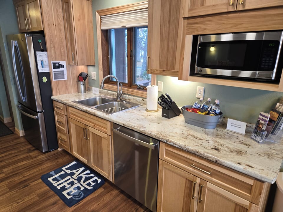 Another view of the kitchen. 
