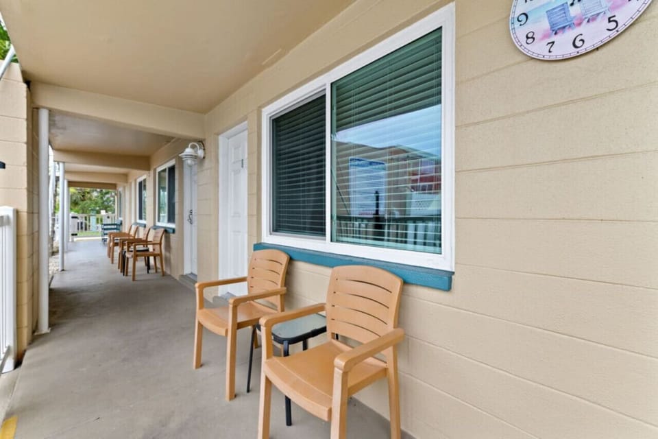 Front View of Unit with Seating Area