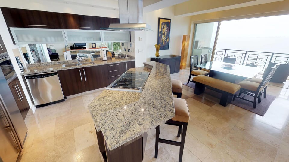 Condo - Image 14