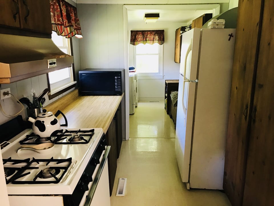 Kitchen/Laundry Room