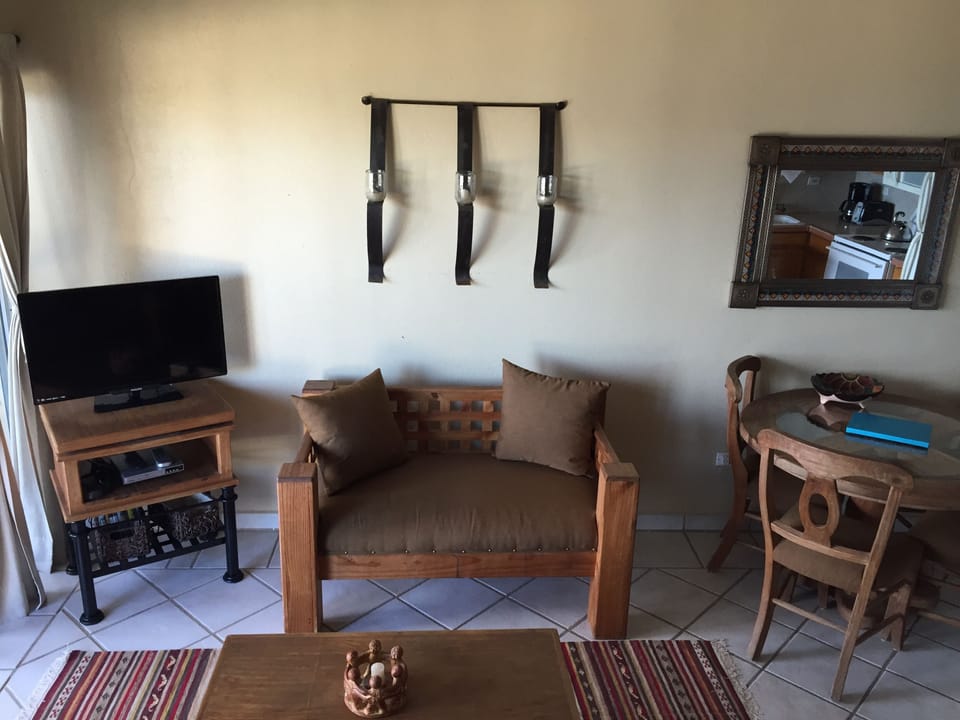 Lounge area and TV. We don't have cable.