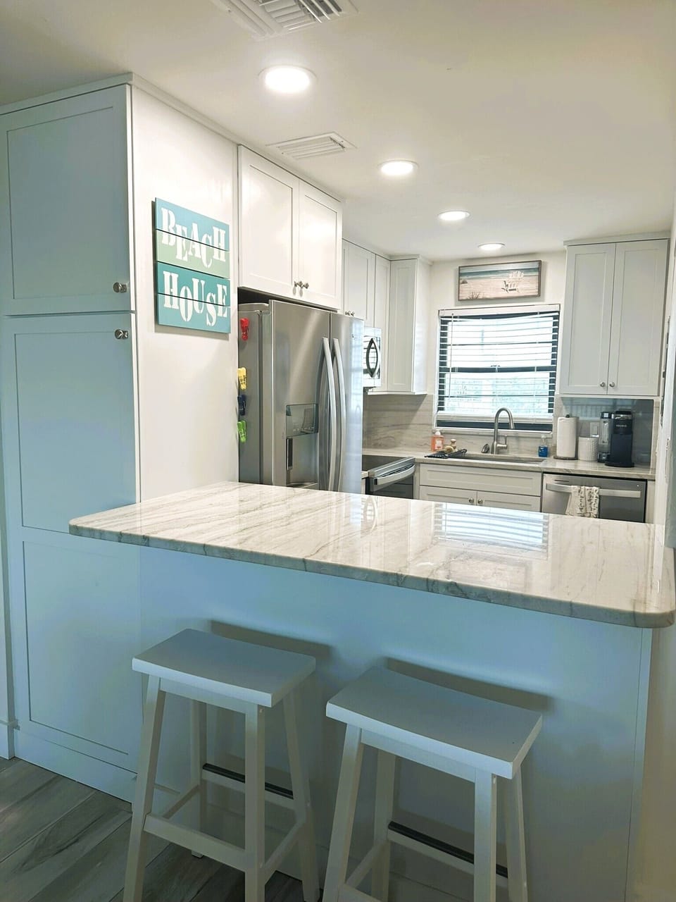 Kitchen pass through with setting for 2.