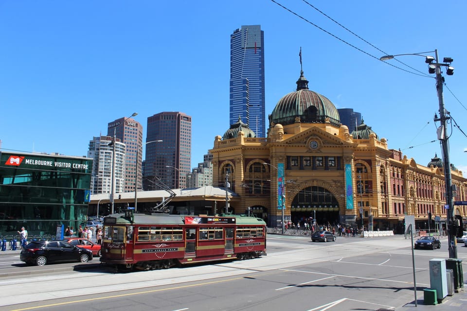 Perfect location at Flinders Street Station & in the Free City Circle Tram Zone!