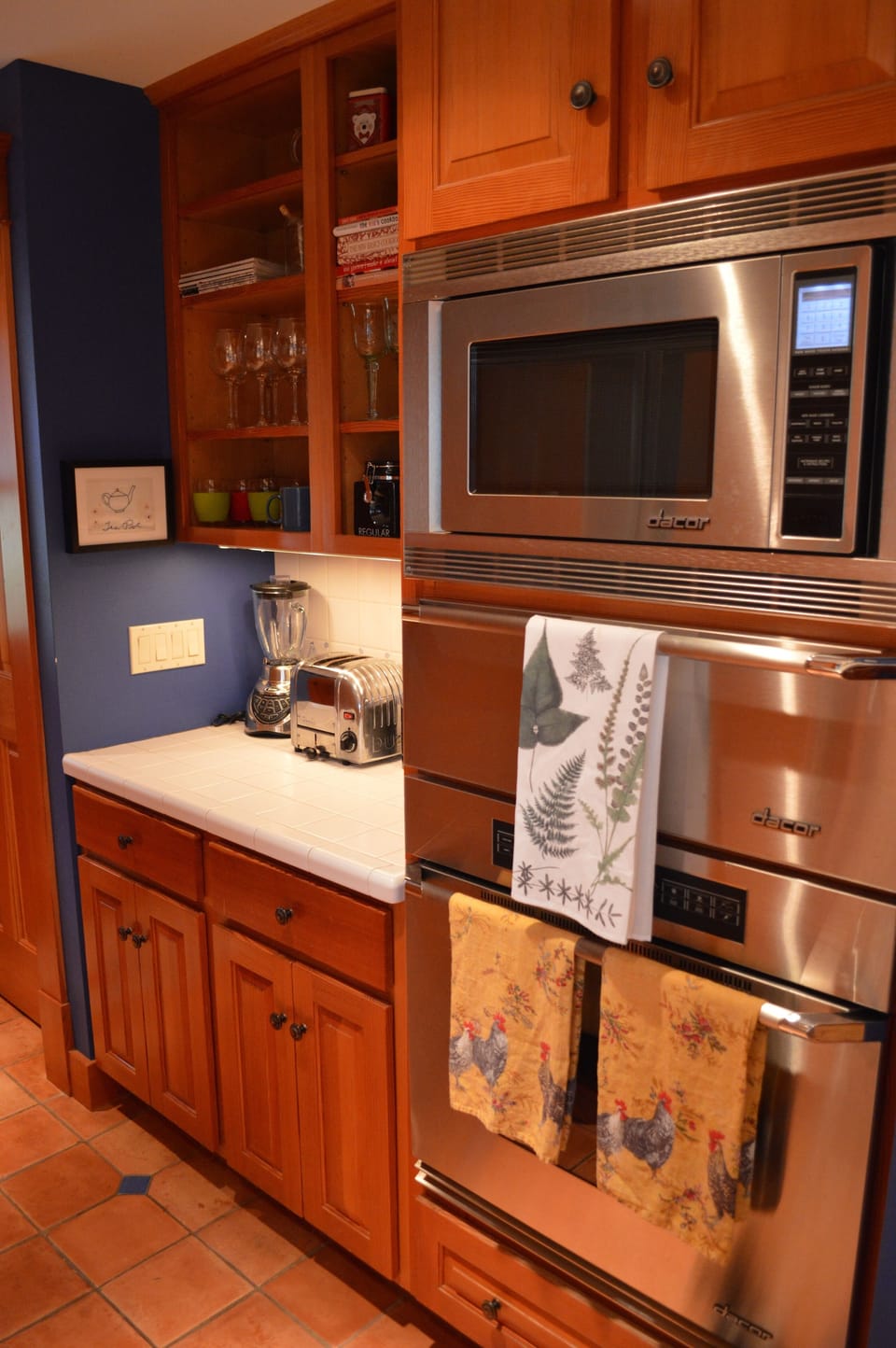 Microwave, warming drawer and oven