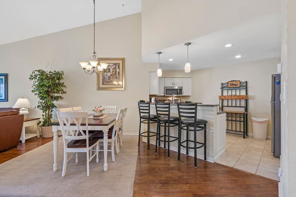 Dining Area and Bar Seating