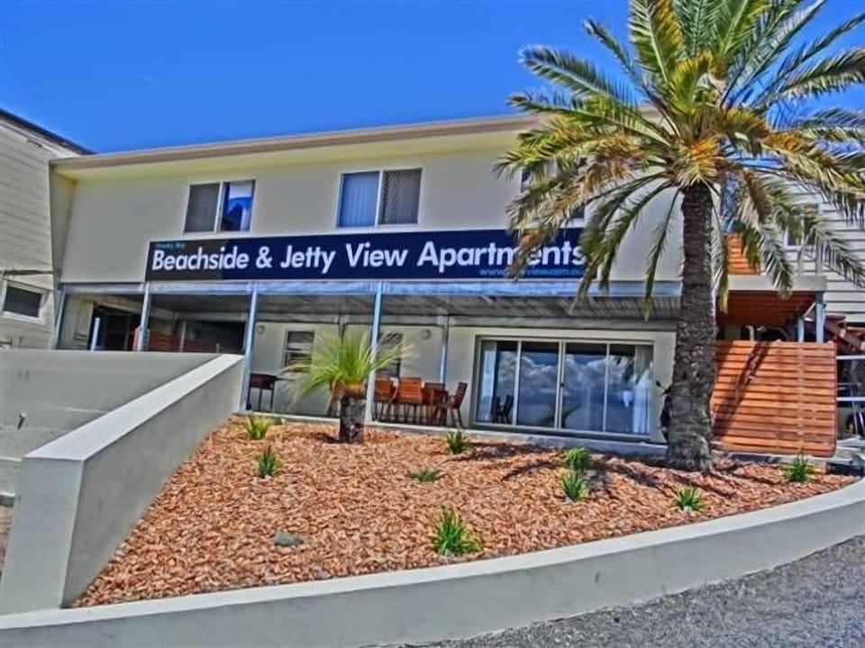 Upstairs = Sea Eagle Nest Apartment . Downstairs is 3  bedroom Captains Apart