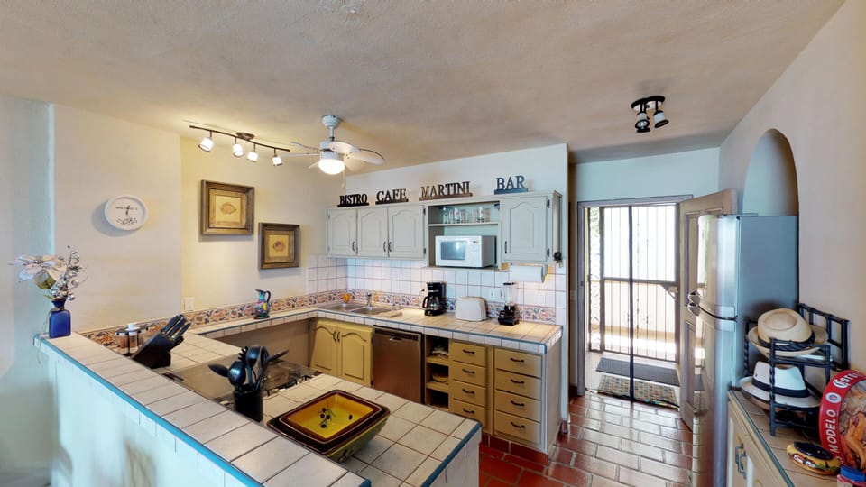 Condo - Image 10