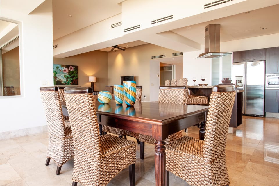 Condo - Image 11