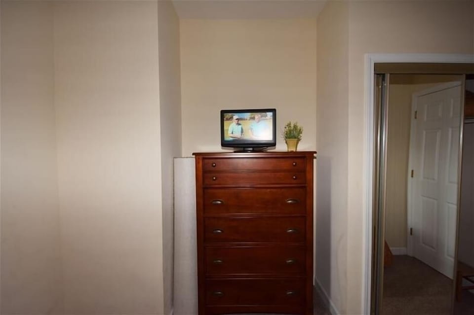 Twin Bedroom TV 