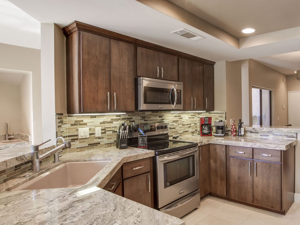 Kitchen perfect for meal group prep