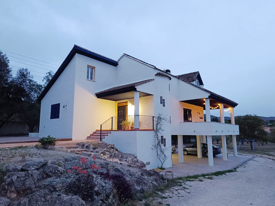 Vivienda al atardecer