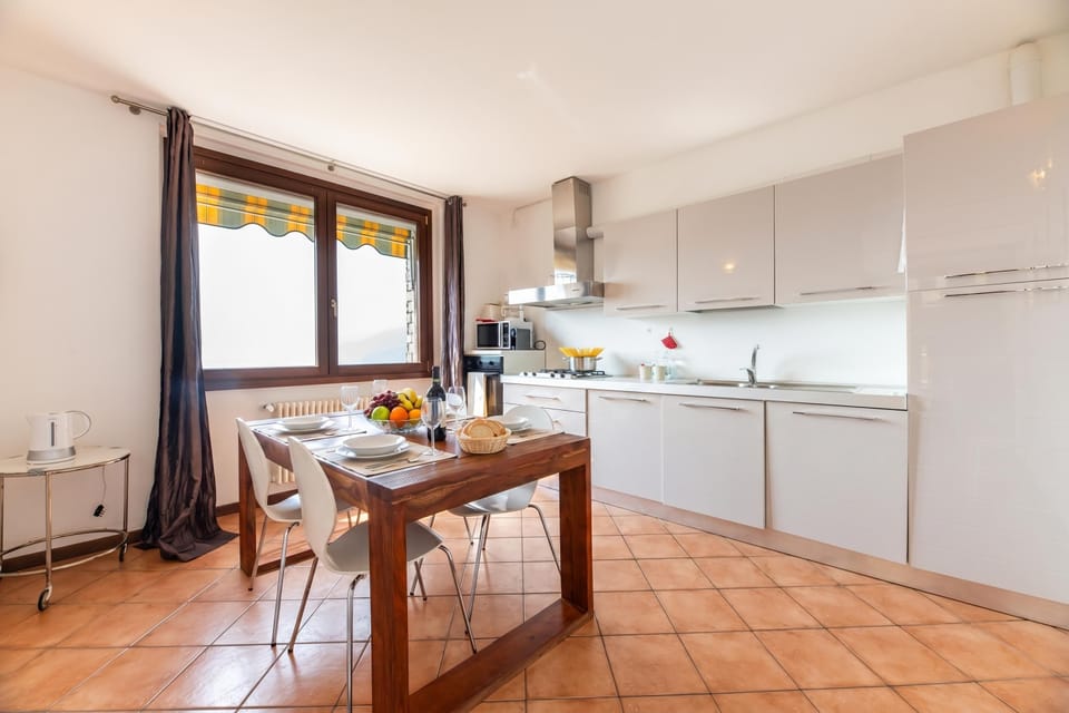 Kitchen and dining area