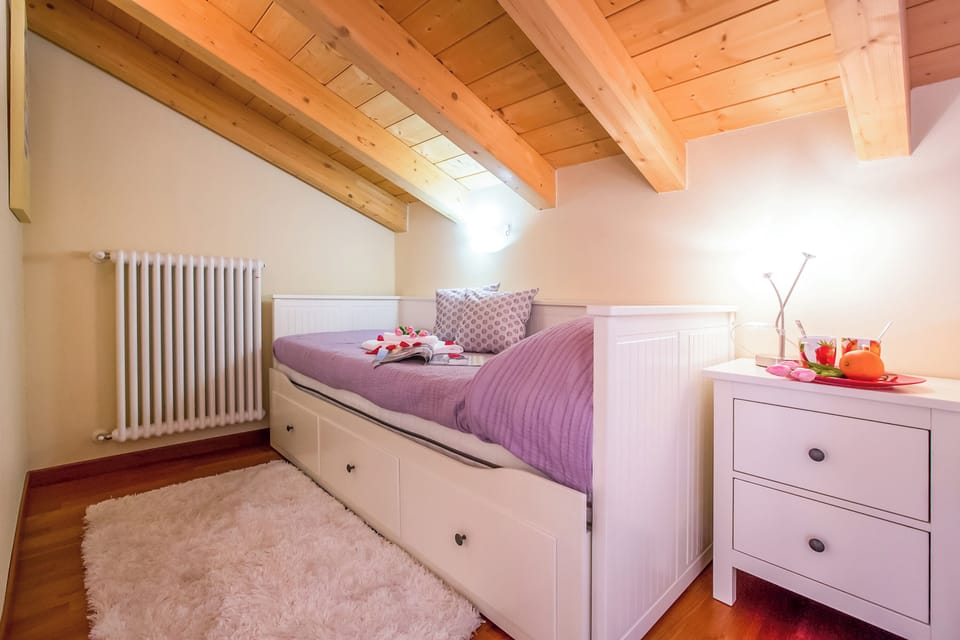 Second bedroom