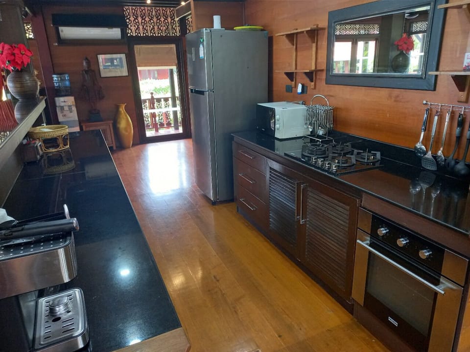 Villa 3 - Kitchen