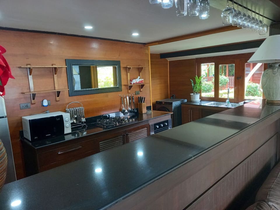 Villa 3 - Kitchen