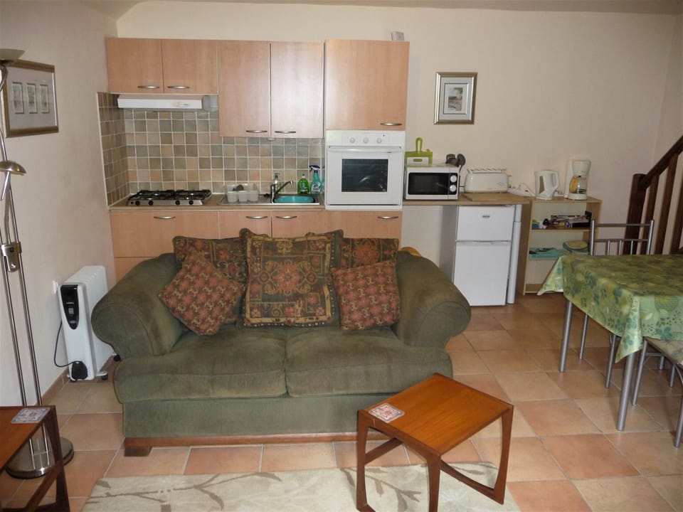 Salon with kitchenette. 