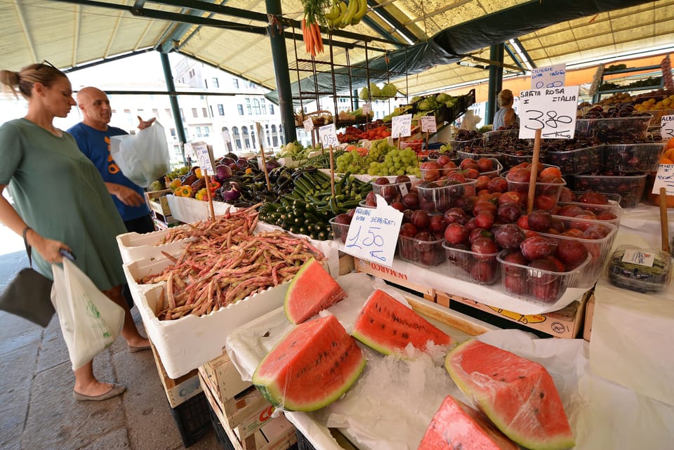 Rialto fish and vegetale market - just few steps
