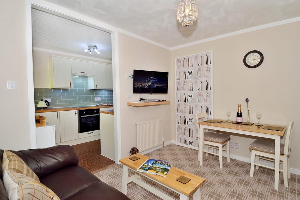 Living room and adjoining kitchen