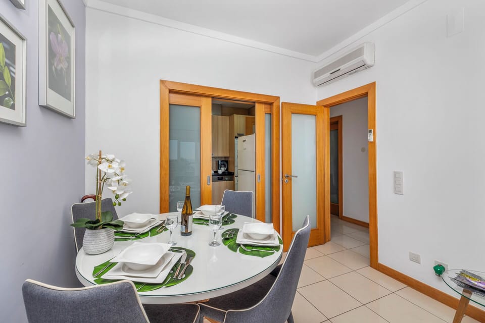 Elegant dining 