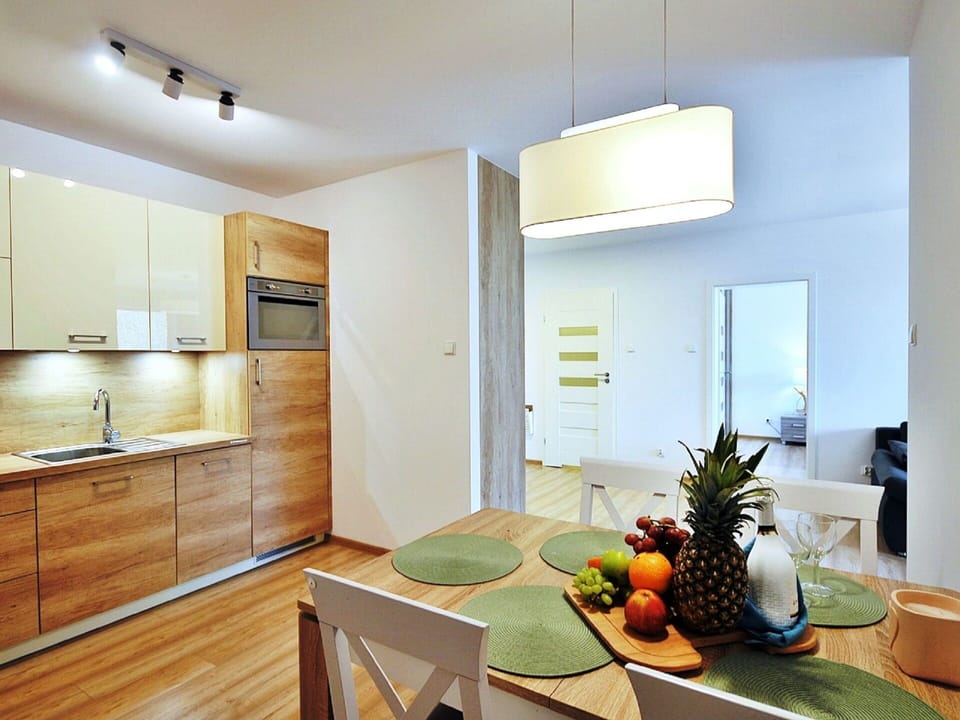 Plant, Property, Cabinetry, Sink, Countertop, Building, Furniture, Tap, Flowerpot, Kitchen Sink